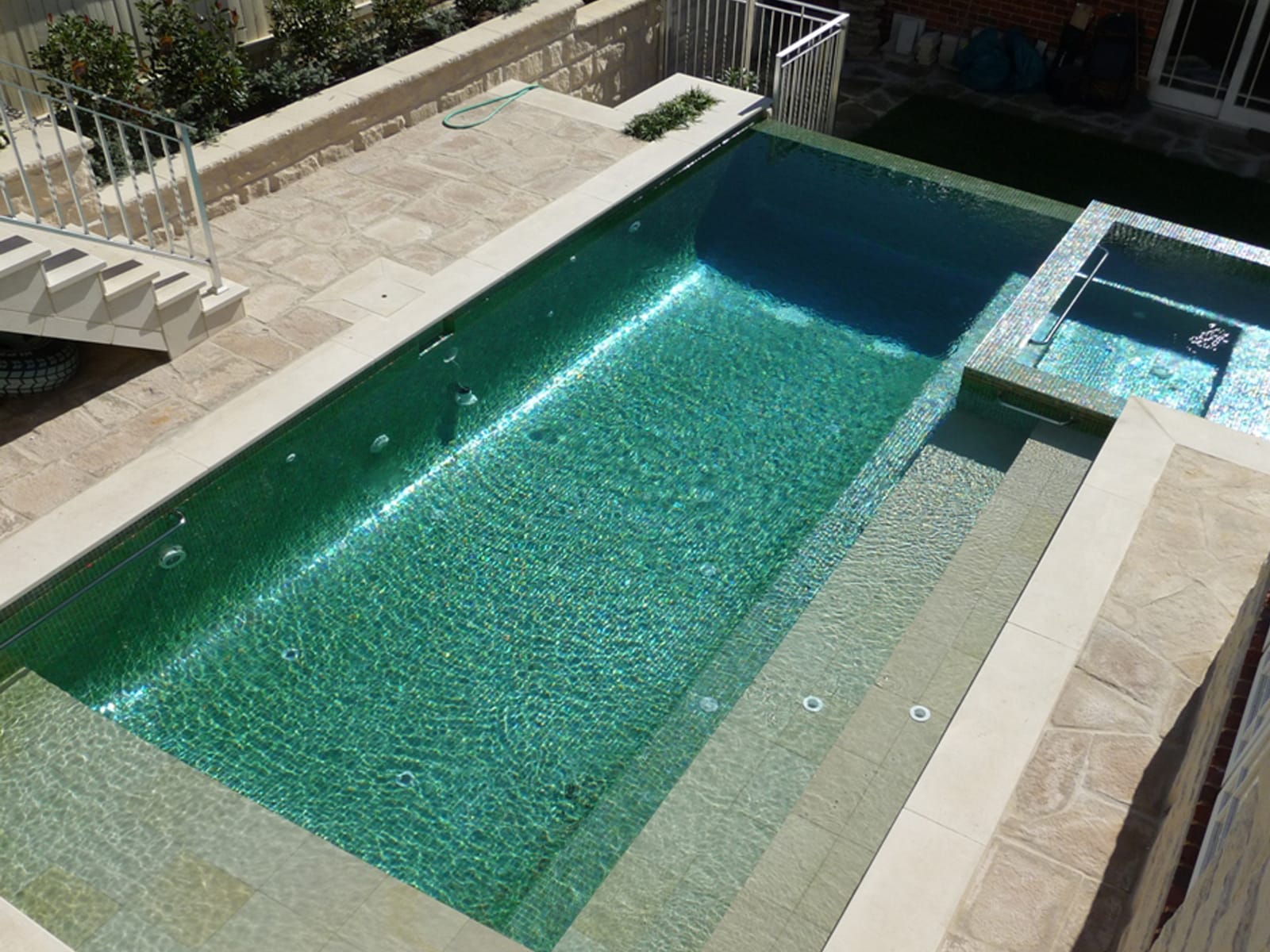 Iris Green Pearl 25x25mm , Pool Tiles Sydney | Tile Supplier Sydney